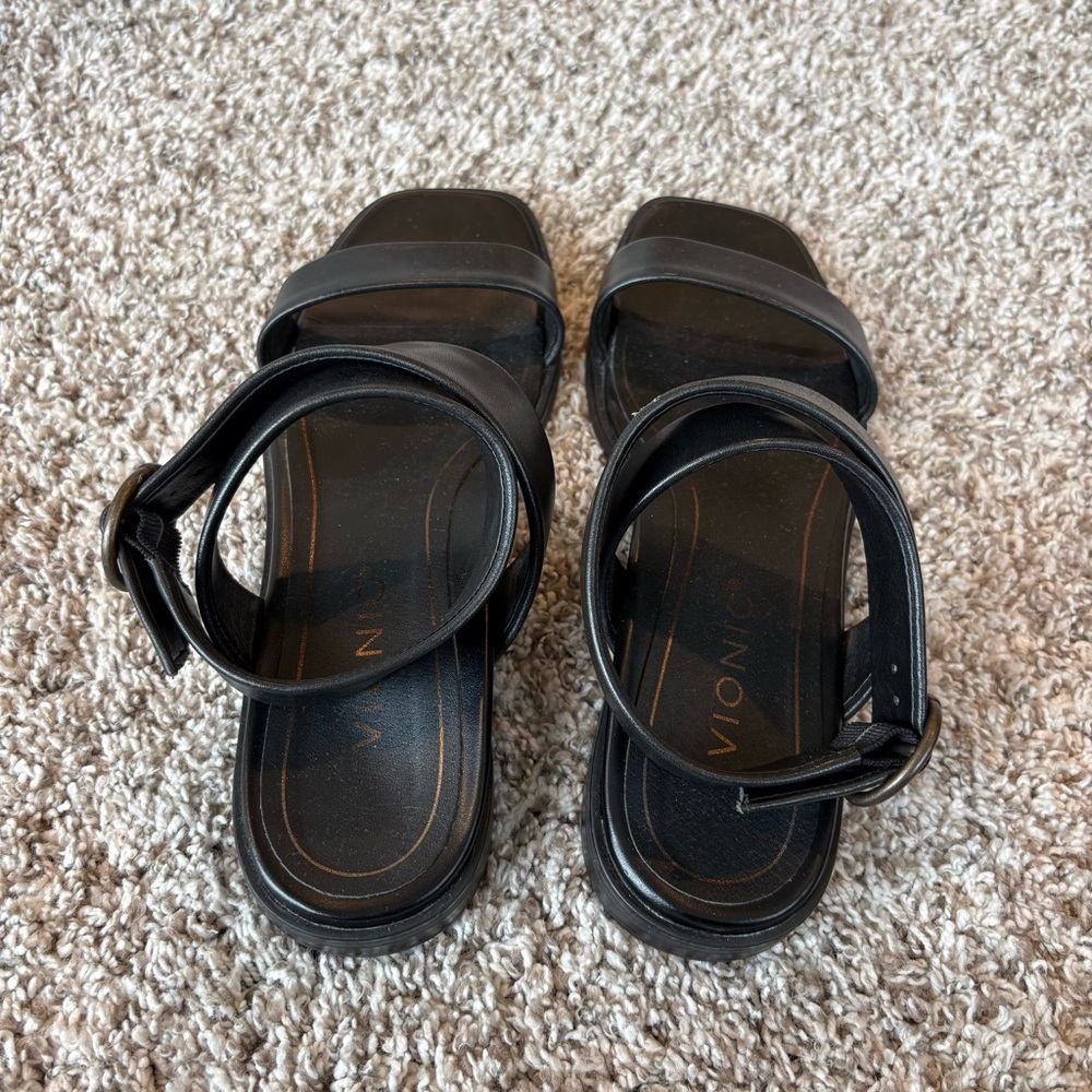 Vionic Black Leather Crisscross Ankle Strap Sandals - Picture 4 of 8